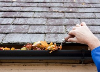 Top 4 Professional DIY Tips For Gutter Cleaning Gutter Cleaning