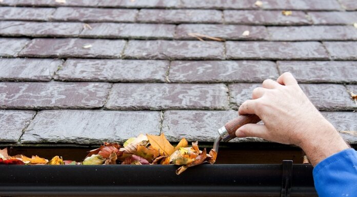 Top 4 Professional DIY Tips For Gutter Cleaning Gutter Cleaning