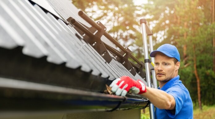 Installing and Replacing Gutters – DIY Tips from Experts Gutter Cleaning