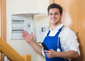 Quick Tips To Help You Find The Reliable And Expert Emergency Electrician Emergency Electrician