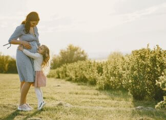 What to Wear for a Baby Shower: 8 Outfit Ideas maternity dresses