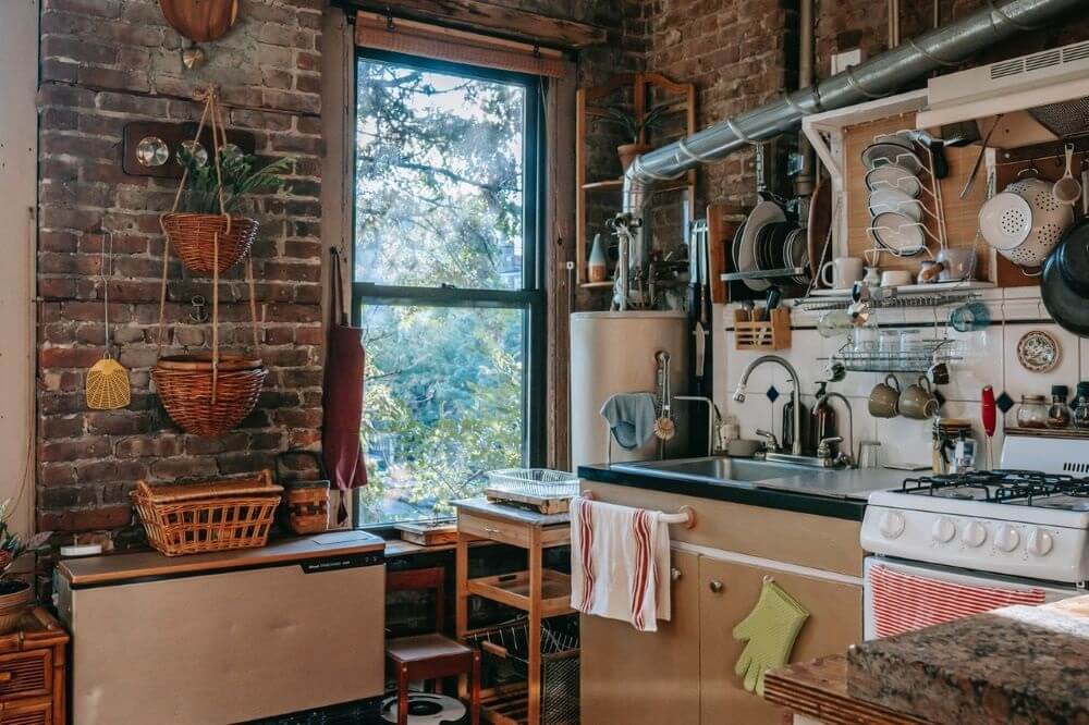 Decorating a kitchen to use all the free space.