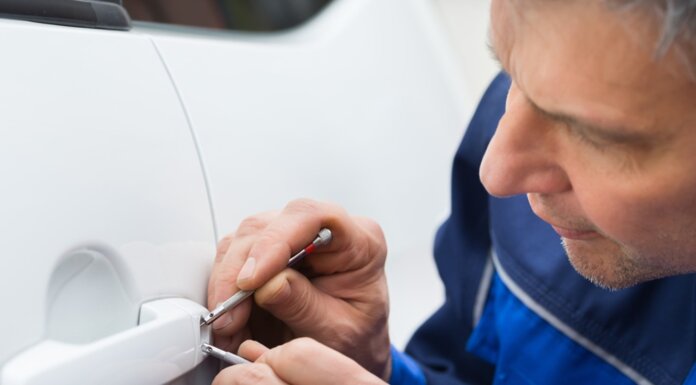 Things To Consider Before Hiring a Good Car Locksmith Service Car Locksmith Service