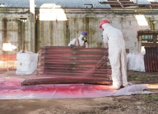 THINGS TO KEEP IN MIND WHILE HIRING ASBESTOS REMOVAL SERVICES Asbestos Removal