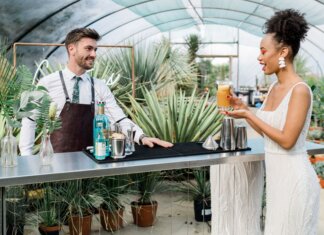 What Are The Benefits Of Cocktail Bar Hire For Weddings?
