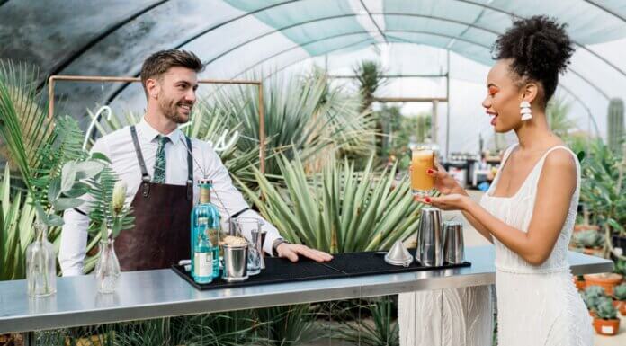 What Are The Benefits Of Cocktail Bar Hire For Weddings?