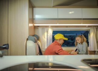 Family Caravanning: Why a Bunk-Equipped Caravan with Shower & Toilet is Ultimate Travel Companion