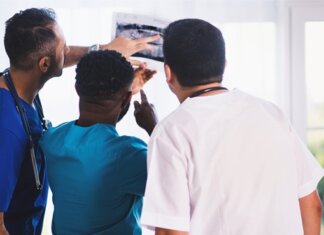 Bring your beautiful smile back with consulting the best dental clinic melbourne