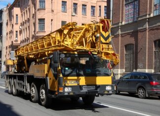 What Are The Factors To Consider When Hiring A Crane Crane hire rate