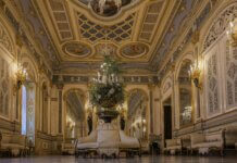 What Makes Custom Gold Gilding a Preferred Choice for Premium Interior Decoration Custom Gold Gilding